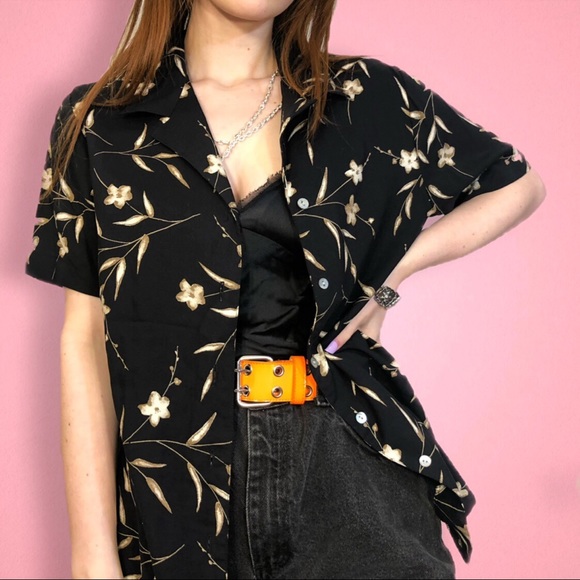 Notations Tops - 🎉 Aloha! Notations Black Floral Hawaiian Shirt 🎉